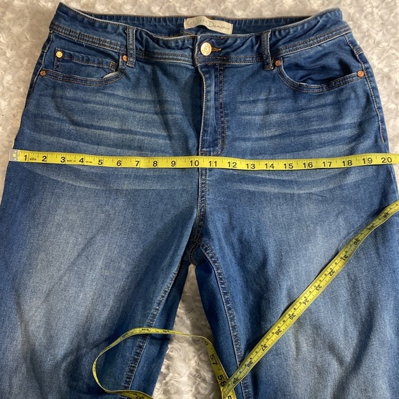 Est 1946 Denim Hi Rise Flared Leg Size 14 Jeans Raw Edge Stretch - Picture 15 of 16